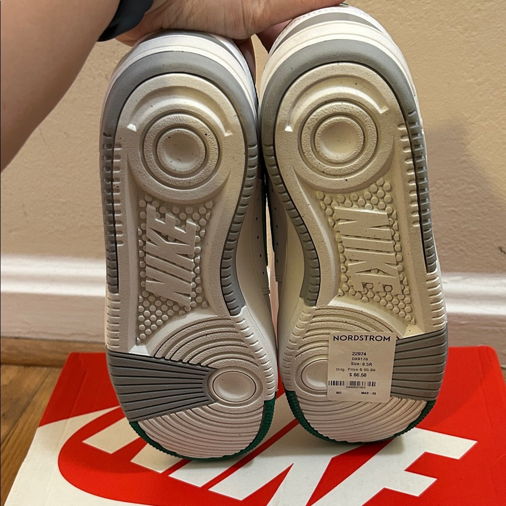 Nike Gamma Force White and Green Low-Top Sneakers - Picture 9 of 9